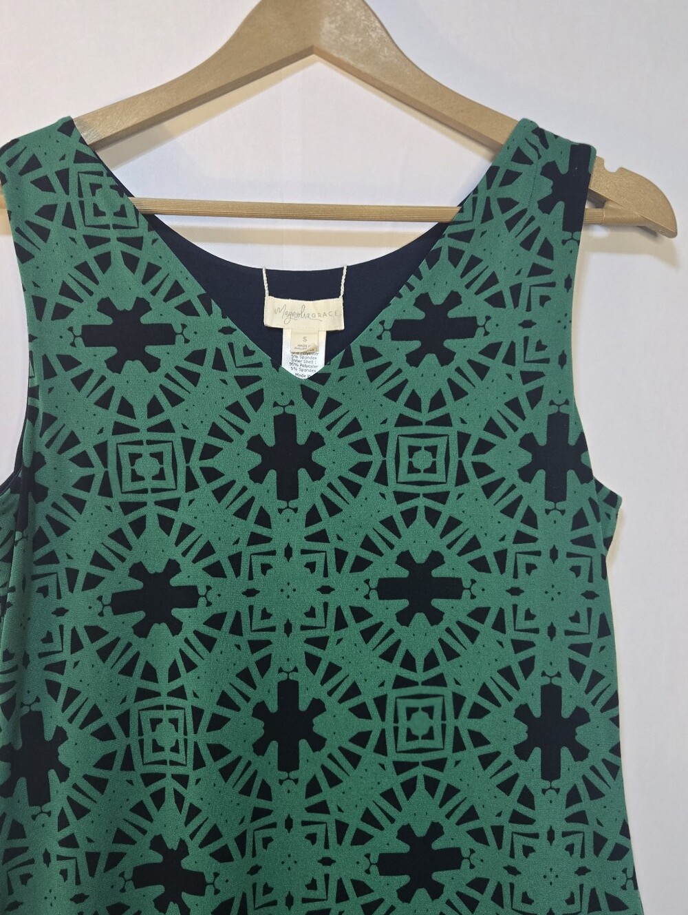 Magnolia Grace Reversable Size S, Sleeveless Strethcy dress, 2 Dresses In One! - Picture 2 of 10